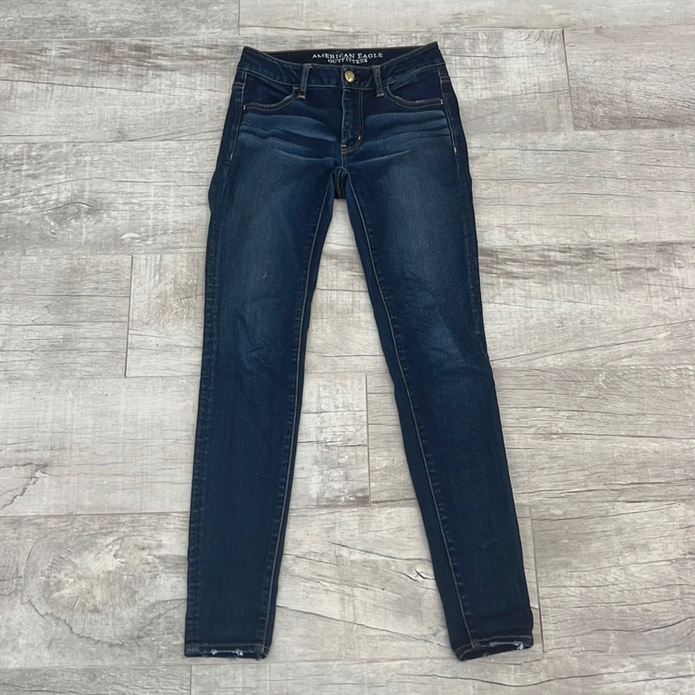 American Eagle Women’s Jeans Size: 0 Color:‎ Blue Super Stretch JEGGING